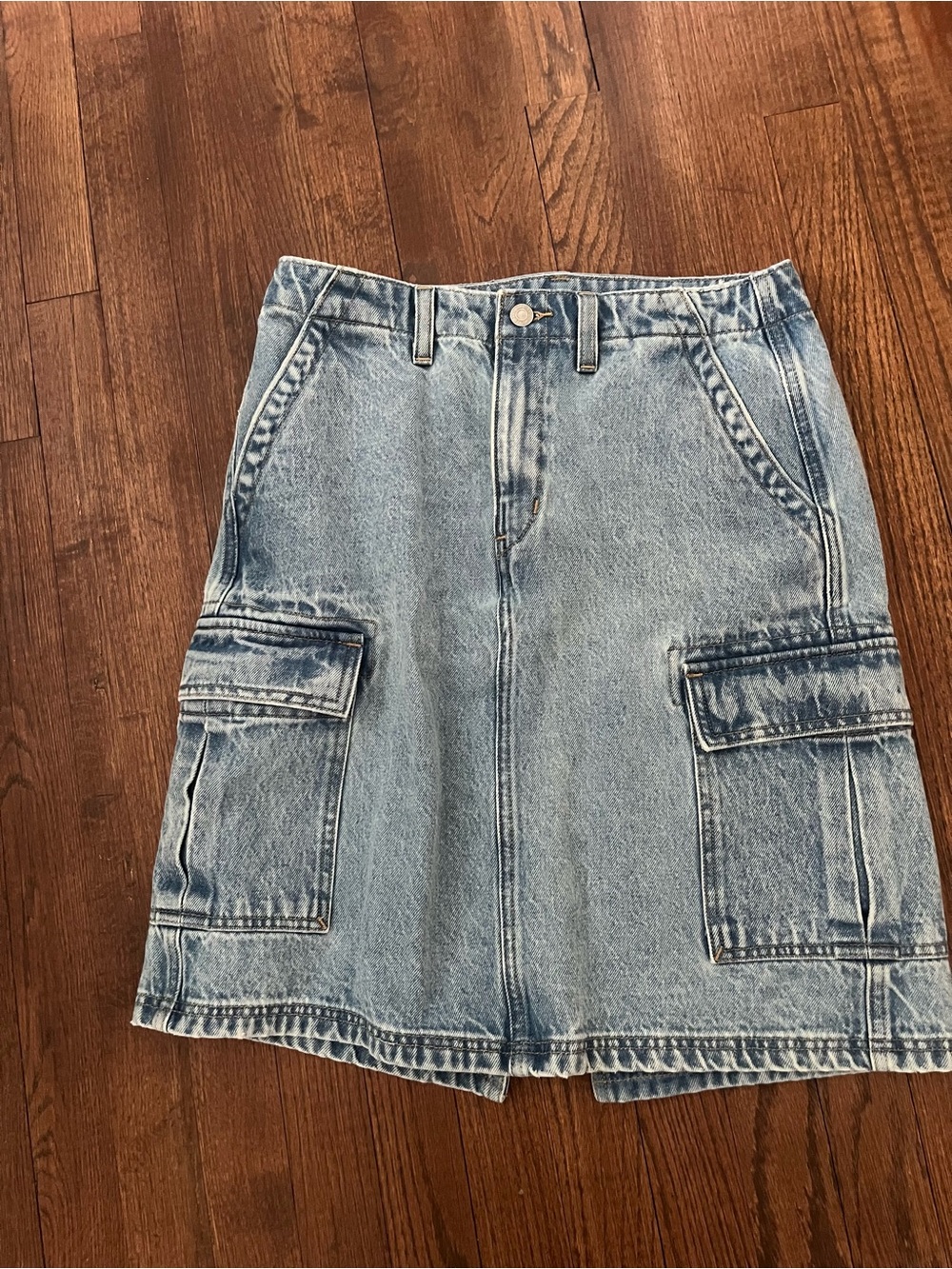Levi’s Cargo Skirt